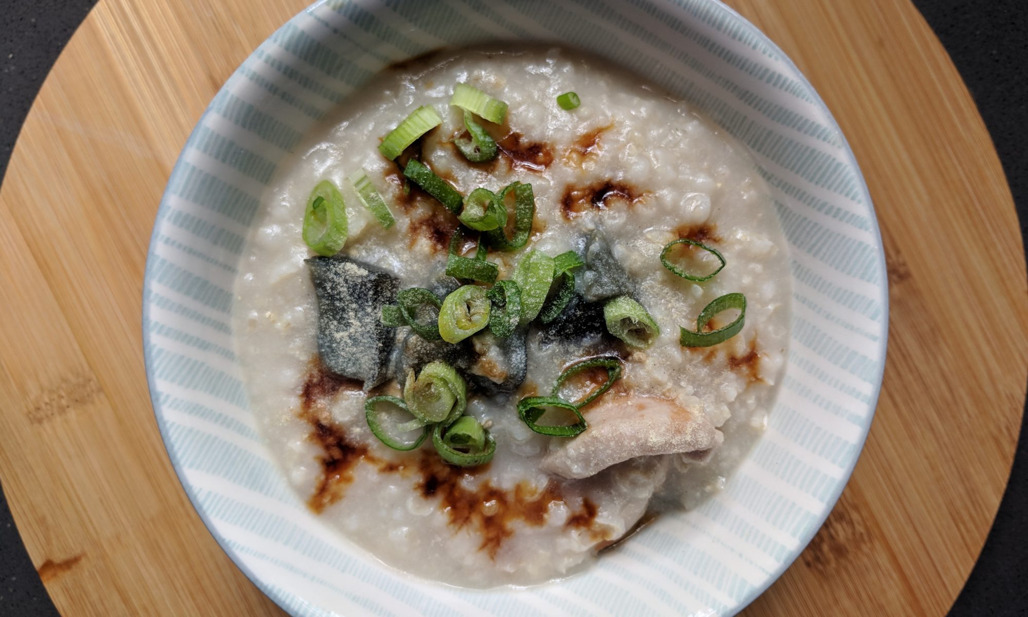 Century egg congee rijstepap met duizendjarig ei en varkensvlees