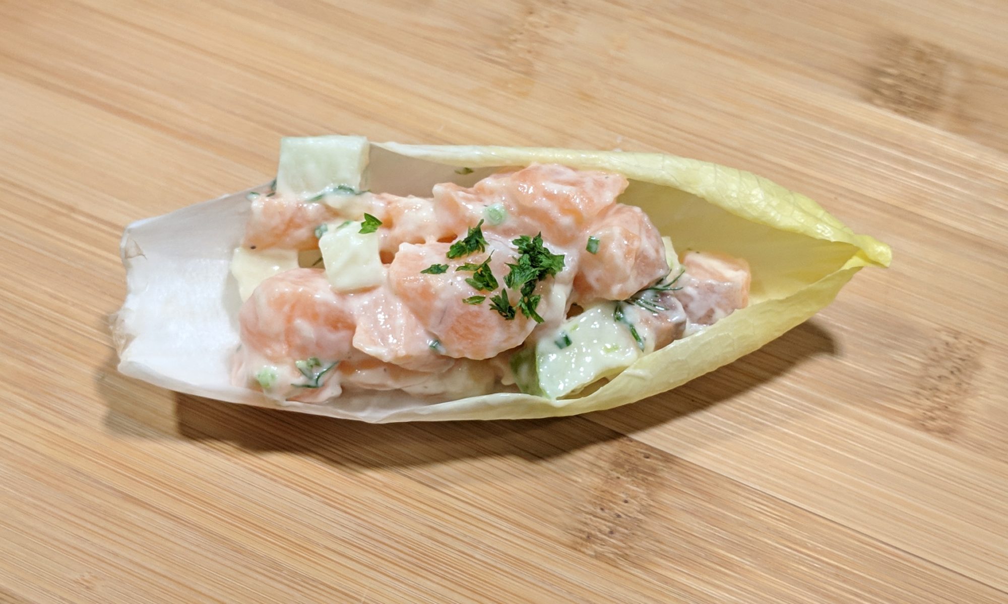 Zalmtartaart met limoenmayonaise