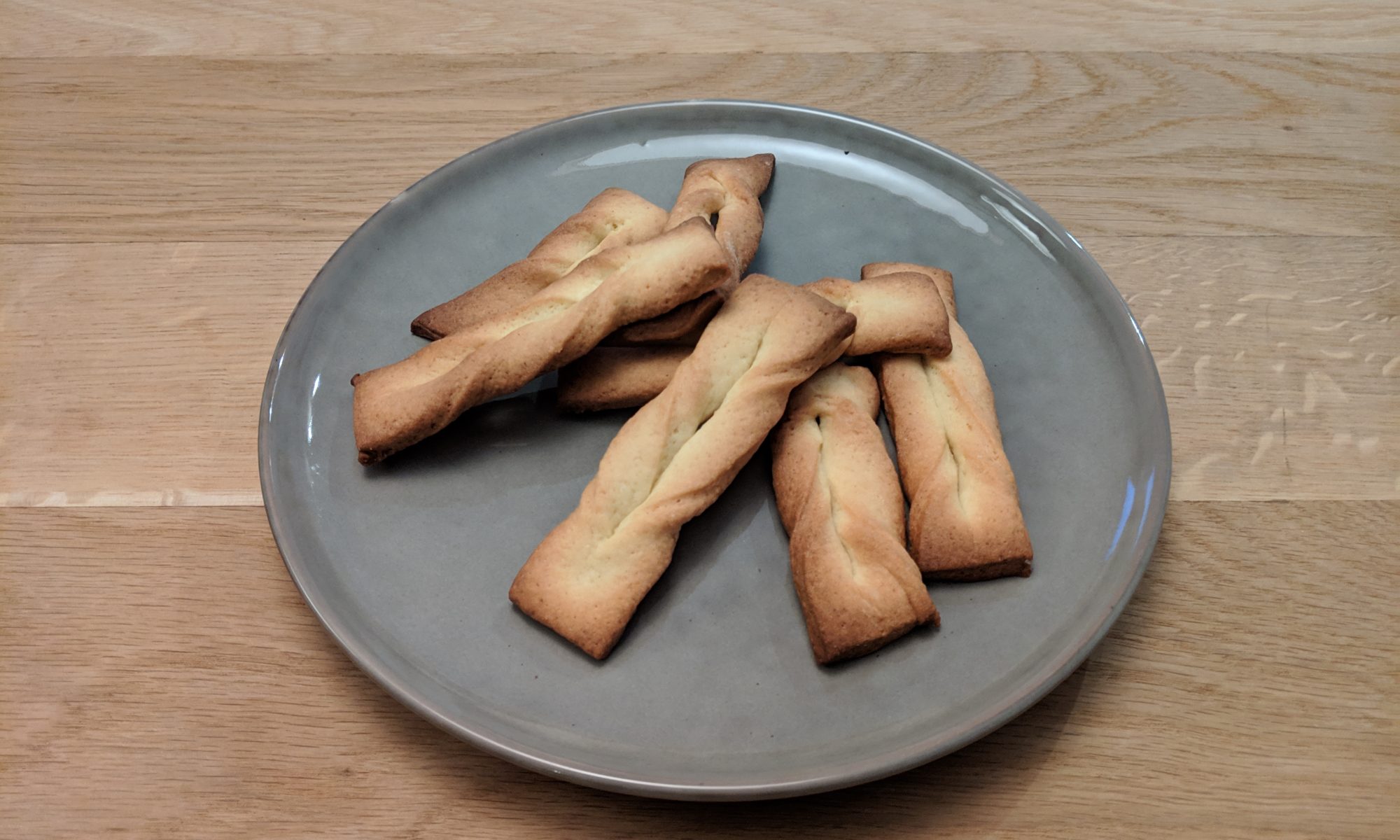 Chinese Ma Fah koekjes New years crullers fried cookies