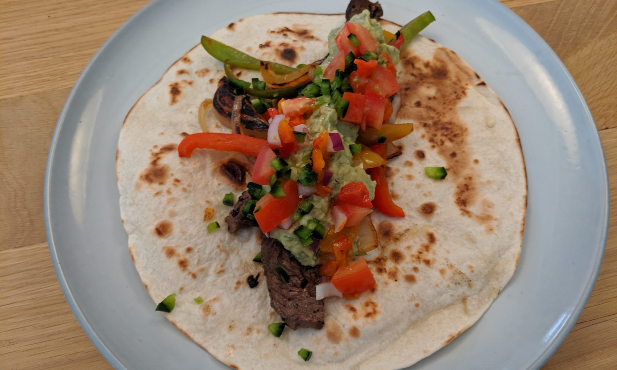 Steak fajitas mexicaans guacamole pico de gallo